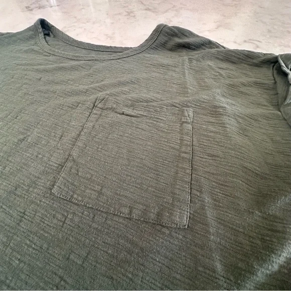 Merona Women’s Dark Olive Green Short Sleeve Tee with pocket. Size Large - Picture 5 of 13